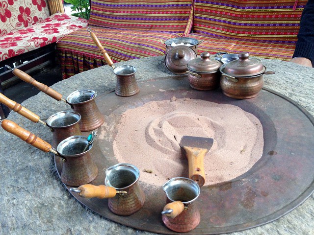 Độc đáo văn hóa cà phê cát Thổ Nhĩ Kỳ