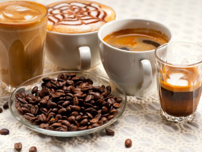Uống 4 tách cà phê mỗi ngày có hại sức khỏe không?