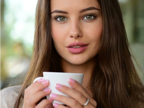 Điều gì xảy ra cho cơ thể bạn khi uống một tách cà phê?