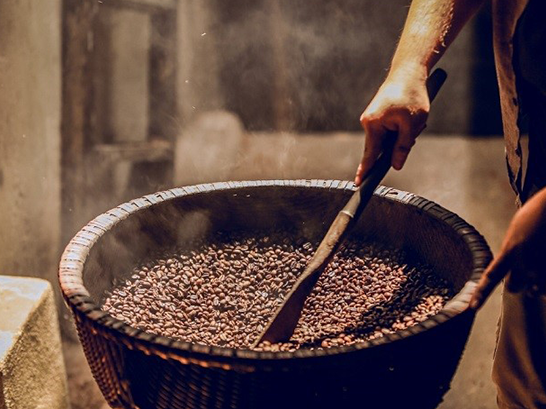 Sự thật thú vị của cách rang xay cà phê truyền thống